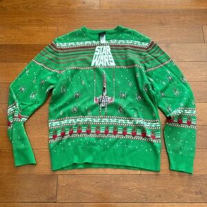 Star Wats sweater.💚